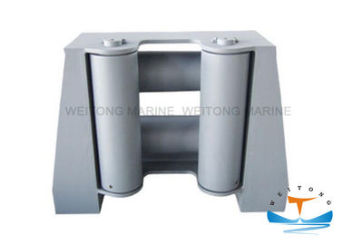China Tipo conglomerado marinho dos rolos Fairlead quatro do equipamento da amarração do aço de molde ou tipo cilíndrico fábrica